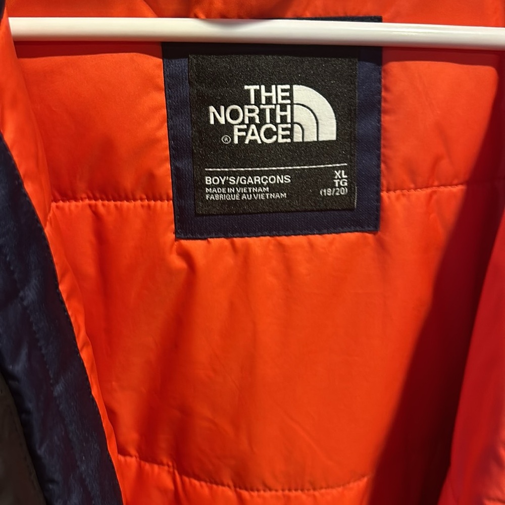 NEW North Face coat size XL 18/20 boys - Picture 8 of 8
